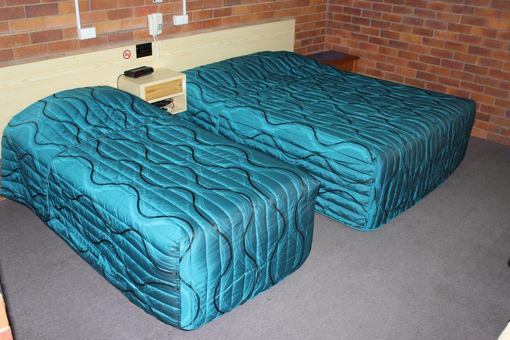 Glen Innes Lodge Motel Room photo